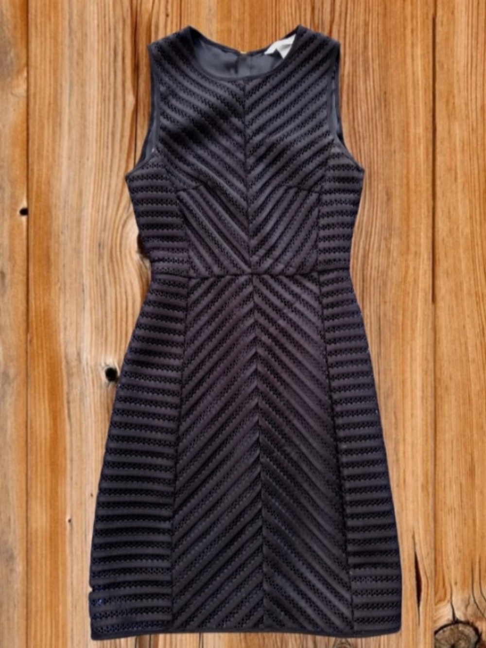 D1) H&M Geometric Mini Dress in Black Size 2 Like New